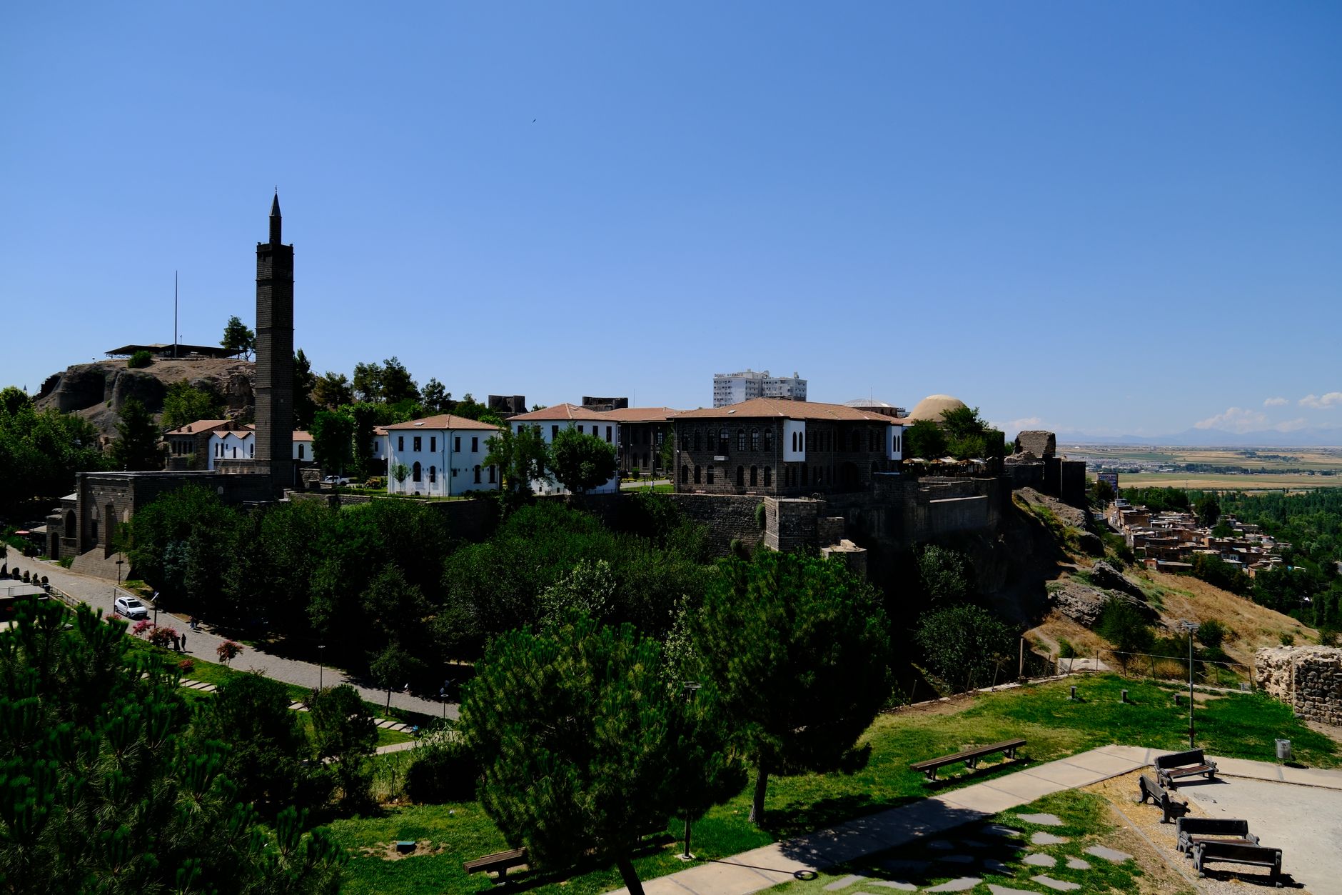 uşak - Uşak: Tarihin Derinliklerinden Bugüne Bir Anadolu Şehri